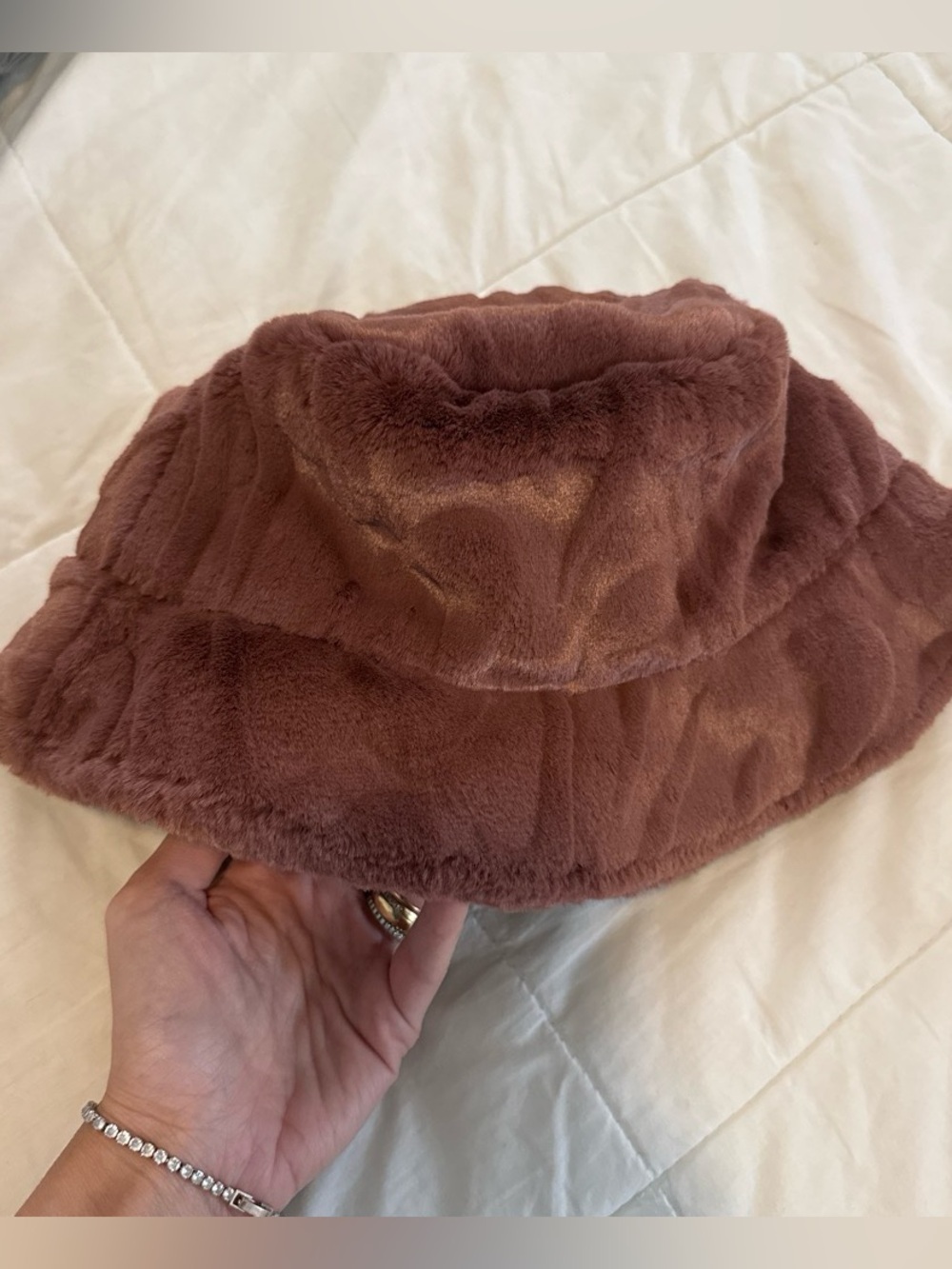 Nike Plush Faux-Fur Bucket Hat - Mauve